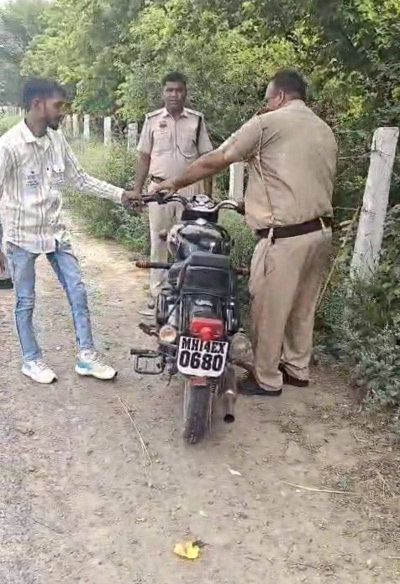 Traffic police Hansi issued a challan of 28 thousand rupees for bullet firecrackers.